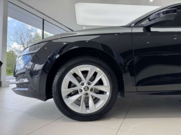 Skoda Octavia IV Liftback 1.5 TSI EVO 150KM 2023 Skoda Octavia Ambition LED CarPlayAndroid Auto Czujniki parkowania FV23, zdjęcie 16