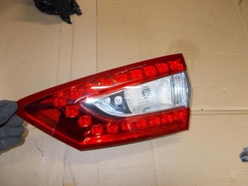 LAMPA PRAWA TYLNA W KLAPĘ FORD MONDEO MK5 KOMBI LED