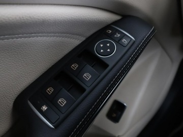 Mercedes CLA C117 Shooting Brake 1.6 180 122KM 2016 Mercedes CLA 180 automat skóra klima auto navi, zdjęcie 33