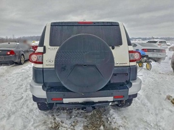 Toyota FJ Cruiser 4.0 239KM 2013 Toyota FJ 4.0 260 KM, 4x4, lift, maly przebieg, import USA 4.0 Benzyna, zdjęcie 7