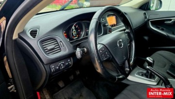 Volvo V40 II Hatchback Facelifting 2.0 D2 120KM 2017 Volvo V40 2,0 diesel 2.0 Diesel 120KM, zdjęcie 23