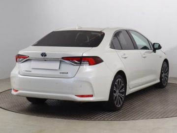 Toyota Corolla XII Sedan 1.8 Hybrid 122KM 2019 Toyota Corolla 1.8 Hybrid, Salon Polska, zdjęcie 4