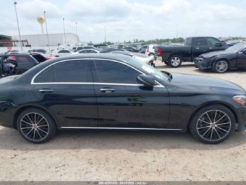 Mercedes Klasa C W205 2020 Mercedes-Benz Klasa C 2020 Mercedes-Benz C-Class C 300 Sedan 2.0 Benzyna, zdjęcie 11