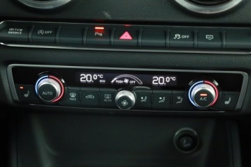 Audi A3 8V Limousine Facelifting 1.5 TFSI 150KM 2018 Audi A3 1.5 TFSI, Salon Polska, Automat, Navi, zdjęcie 9