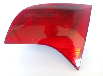 AUDI A4 B7 KOMBI LAMPA TYŁ PRAWA 8E0 945 094