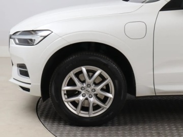 Volvo XC60 II Crossover T8 Twin Engine 407KM 2017 Volvo XC60 T8 Twin Engine, Salon Polska, zdjęcie 13