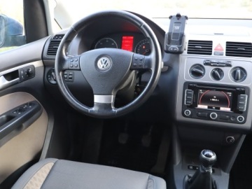 Volkswagen Touran I 2.0 TDI 170KM 2009 VW Touran 2.0 TDI, 167 KM, Navi, Klima, Tempomat, zdjęcie 6