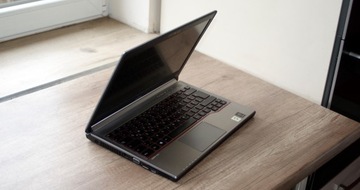 FUJITSU LIFEBOOK E734 13.3'' I5 8GB 240GB SSD W10