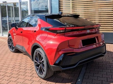 Toyota C-HR II SUV Plug-In 2.0  223KM 2025 Od ręki - Executive 2.0 Plug-in Hybrid Dynamic Force 223KM | Kamera 360!, zdjęcie 2