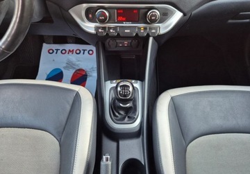 Kia Rio III Hatchback 5d Facelifting 1.4 DOHC CVVT 109KM 2015 Kia Rio 1,4 109KM Climatronic KeyLess Navi Kamera Bezwypadkowy 1.4, zdjęcie 20
