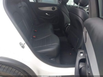 Mercedes GLC C253 2017 Mercedes-Benz GLC 2017 MERCEDES-BENZ GLC 300 COUPE 4MATIC 2.0 Benzyna 241KM, zdjęcie 8