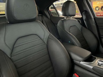 Alfa Romeo Giulia II Sedan Facelifting 2023 2.0 GME Turbo 280KM 2025 ALFA ROMEO Giulia Turbo Veloce Q4 Sedan 2.0 (280KM) 2025, zdjęcie 12