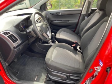 Hyundai i20 I Hatchback 5d Facelifting 1.1 CRDi 75KM 2013 Hyundai i20 KLIMATYZACJA CENTRALNY ZAMEK EL.SZYBY KOMPUTER SERWISOWANY GWA, zdjęcie 4