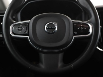 Volvo V60 II  Kombi 2.0 T5 250KM 2019 Volvo V60 Inscription T5 automat skóra navi, zdjęcie 20