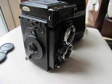 Камера Yashica Mat 124G