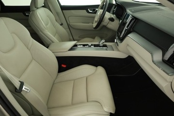 Volvo XC60 II Crossover D5 235KM 2020 Volvo XC60 D5 AWD, Salon Polska, 231 KM, 4X4, zdjęcie 6