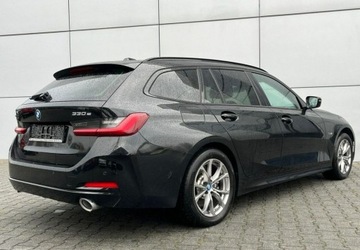 BMW Seria 3 G20-G21 Touring 2.0 330e 292KM 2022 BMW Seria 3 Naped 4x4 Hak Lopatki FV 23 2.0 Hybryda Plug-in 292KM, zdjęcie 2