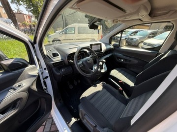 Opel Combo E Kombivan 1.5 Diesel 131KM 2021 Opel Combo niepełnosprawnych rampa inwalida 2021, zdjęcie 17