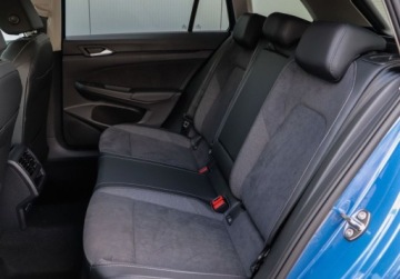 Volkswagen Golf VIII Hatchback Facelifting 1.5 TSI 150KM 2025 Volkswagen Golf Climatronic, LED, pakiet zimowy, dostepny od reki 1.5, zdjęcie 10