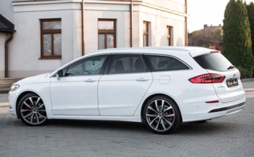 Ford Mondeo V Kombi 2.0 TDCi 180KM 2018 Ford Mondeo SW 2.0TDCI 180KM FullLedy Navi Camera Automat Alu 20 VAT 23, zdjęcie 9