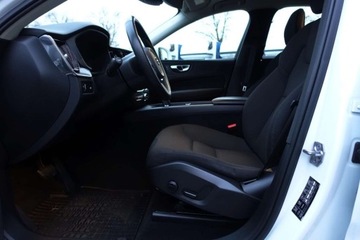 Volvo XC60 II 2021 Volvo XC 60 Bezwypadek SalonPL mildHybrid Tempomat Utrz. pasa ruchu F, zdjęcie 6