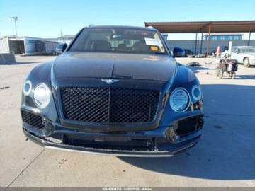 Bentley Bentayga 2017 Bentley Bentayga W12 2017 6.0 Benzyna 600KM, zdjęcie 7