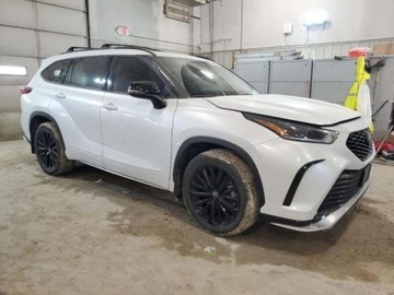 Toyota Highlander III 2023 Toyota Highlander 2023, 2.4L, 4x4, L, po gradobiciu 2.4 Benzyna 265KM, zdjęcie 3