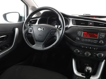 Kia Ceed II Hatchback 5d Facelifting 1.4 DOHC 100KM 2017 Kia Cee&#039;d Czujniki cofania, klima, Bluetooth, zdjęcie 15