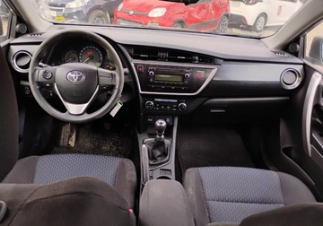 Toyota Auris II Hatchback 5d Dual VVT-i 100 99KM 2014 Toyota Auris 2014r, 1.3 Benzyna. Uszkodzony prawy tyl. Jezdzi. 1.3 99KM, zdjęcie 5