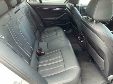BMW Seria 5 G30-G31 Touring Facelifting 3.0 530d 286KM 2021 BMW 530 BMW 530d xdrive 286KM, zdjęcie 13