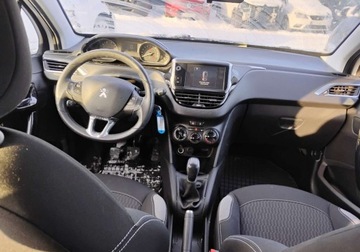 Peugeot 208 I 2016 Peugeot 208 2016r, 1.2 Benzyna. Lekko uszkodzony prawy przod. Jezdzi. 1.2, zdjęcie 5