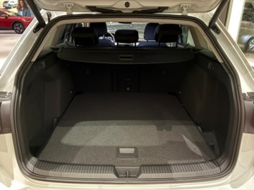 Volkswagen Golf VIII Hatchback Facelifting 2.0 TDI SCR 116KM 2025 Volkswagen Golf Variant Life Plus 2.0 TDI 115KM, zdjęcie 16