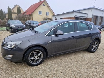 Opel Astra J Hatchback 5d 1.4 Turbo ECOTEC 140KM 2010 Opel Astra Sliczna 1.4 b Ful Opcja Bezwypadkowa Zarejestrowana Gwarancja, zdjęcie 3