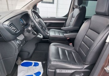 Peugeot Traveller Compact Elektryczny 50 kWh 136KM 2023 Peugeot Traveller Long Vip (75 kWh) 11kW RiA Spoticar Elektryczny 136KM, zdjęcie 5