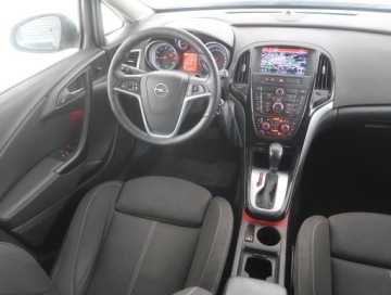 Opel Astra J Sports Tourer Facelifting 1.4 Turbo ECOTEC 140KM 2015 Opel Astra 1.4 T, Automat, Navi, Xenon, Klima, zdjęcie 6