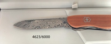 Victorinox 0.8301.J22, Карманный нож Picknicker Damast, ограниченная серия