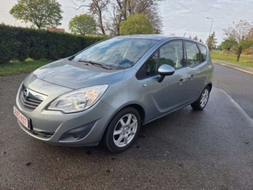 Opel Meriva II Mikrovan 1.4 Turbo ECOTEC 120KM 2010 Opel Meriva Kamera Cofania Aluminiowe felgi 1.4 Benzyna 120KM