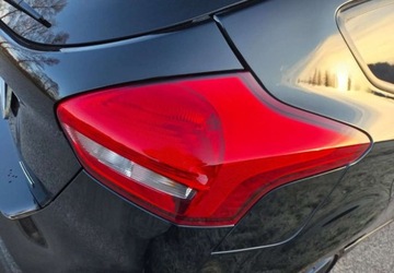 Ford Focus III Sedan Facelifting 1.0 EcoBoost 125KM 2016 Ford Focus Ford Focus 1.0 EcoBoost ST-Line Red ASS Benzyna 125KM, zdjęcie 24