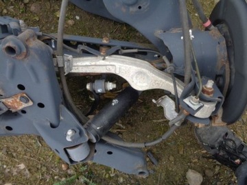 Nissan QASHQAI J10 WAHACZ TYLNY GÓRNY ALUMINIOWY