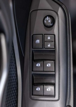 Toyota C-HR I Crossover 1.8 Hybrid 122KM 2019 Toyota C-HR 1.8 Hybrid Premium 1.8 Hybryda 122KM, zdjęcie 29