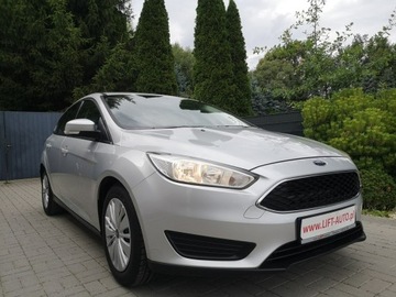 Ford Focus III Hatchback 5d facelifting 1.6 Ti-VCT 85KM 2015 Ford Focus 1.6 16V Benzyna Klima Podgrz. szyby, zdjęcie 2