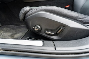 Volvo V60 II  Kombi Facelifting 2.0 B4 197KM 2023 Volvo V60 B4 D Plus Dark 197KM FV23%, zdjęcie 8