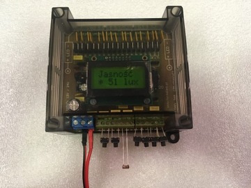 Светодиодный лестничный контроллер с функцией сумерек 10-18k LCD FZ - цена снижена