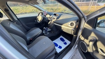 Renault Clio III Hatchback 5d 1.6 i 16V 88KM 2007 Renault Clio Raty 1.6 benz 88KM Klimatronic. bogata wersja Zarej w PL Gwar, zdjęcie 13