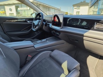 Volkswagen Passat B8 Variant Facelifting 1.5 TSI EVO 150KM 2024 Volkswagen Passat hybryda (HEV pełna), automatyczn, zdjęcie 9