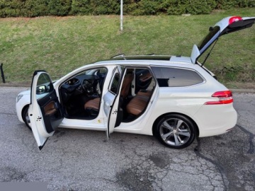 Peugeot 308 II SW 1.6 BlueHDi 120KM 2015 Peugeot 308 1.6 BlueHDi 120 Stop &amp; Start Allure 2015r, zdjęcie 2