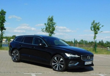 Volvo V60 II  Kombi 2.0 D4 190KM 2020 Volvo V60 z Gwarancja Skora Fotele Sporty Podgrzewane Panorama BLiS 2.0, zdjęcie 2