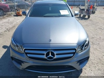 Mercedes Klasa E W213 2019 Mercedes-Benz Klasa E 2019 Mercedes-Benz E-Class E 300 RWD Sedan 2.0 241KM, zdjęcie 1
