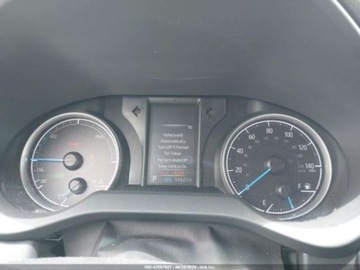 Toyota Venza 2022 Toyota Venza Le, 2022r., 4x4, 2.5L 2.5 Benzyna 176KM, zdjęcie 10