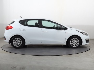 Kia Ceed II Hatchback 5d Facelifting 1.4 DOHC 100KM 2017 Kia Ceed 1.4 MPI, Salon Polska, Serwis ASO, Klima, zdjęcie 5